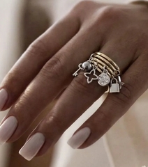 42157 - Кольцо LV широкое с подвесками