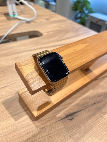 Купить Apple Watch Series 5 44mm Stainless Steel Gold Blocky Band Gold бу в Перми!