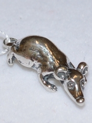 Крыска (кулон из серебра).
