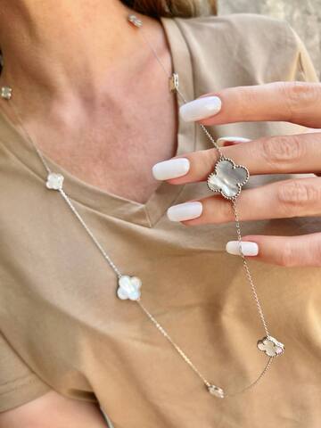 72261 - Серебряное длинное колье Trendy с перламутром -10 мотивов клевер