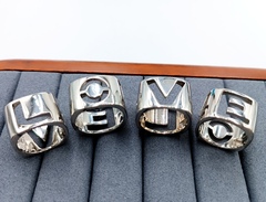 Кольцо широкое квадратное LOVE by TIFFANY