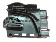 Крышка с натяжителем цепи для электропил Макита