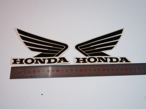 Наклейки на бак Honda чёрные крылья