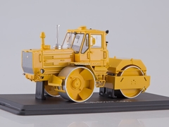 Roller SD-802 T-150 yellow 1:43 Start Scale Models (SSM)