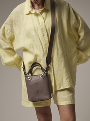 Сумка кожаная кросс-боди розово-серая