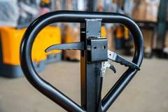 Тележка гидравлическая BFB 2,5 т с тормозом (2500 кг, 1150 мм, полиуретановые колеса)