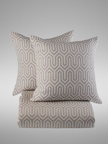 Покрывало 260х280 и 2 декоративные подушки 45х45 Claire Batiste Klee Greg бежевые