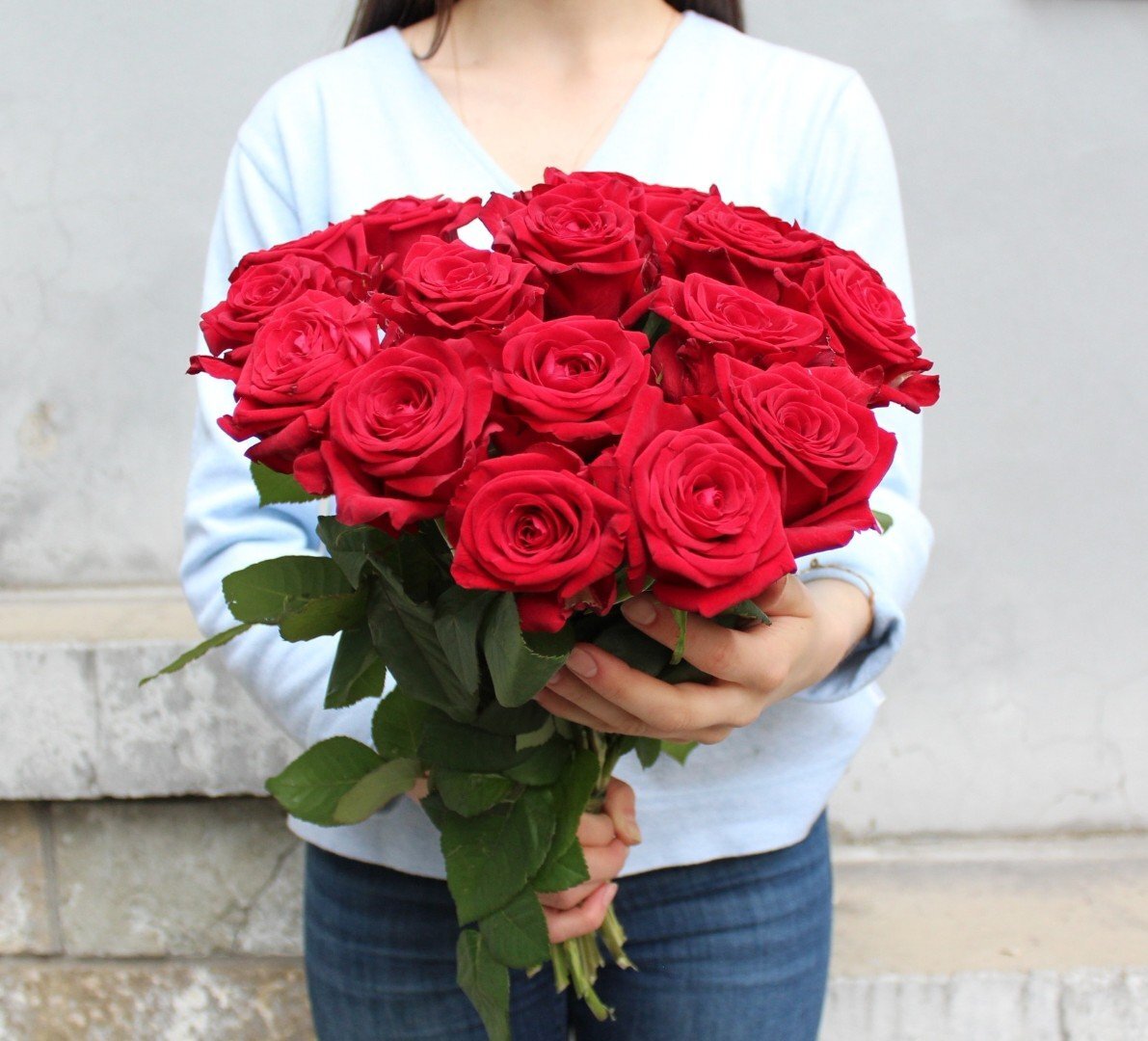 60 см розы фото в руках