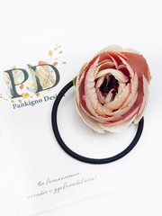 Резинка для волос Pankigno Design с бутоном пиона