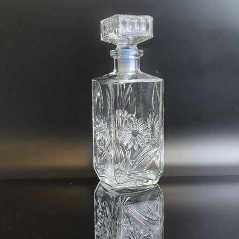 Графин с резным декором цветы, стекло, 18.5 см, винтаж СССР 1970-1990 гг