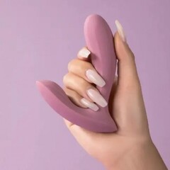 Интерактивный вибромассажёр Erica для ношения розовый от SVAKOM