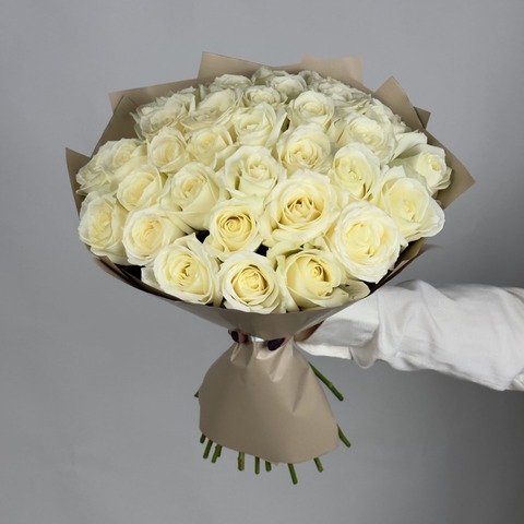 Букет 35 белых роз Россия 40 см
