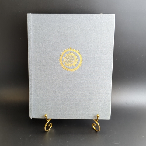 Книга - альбом Дымковская игрушка. Народные промыслы Вятки. 1988 год СССР