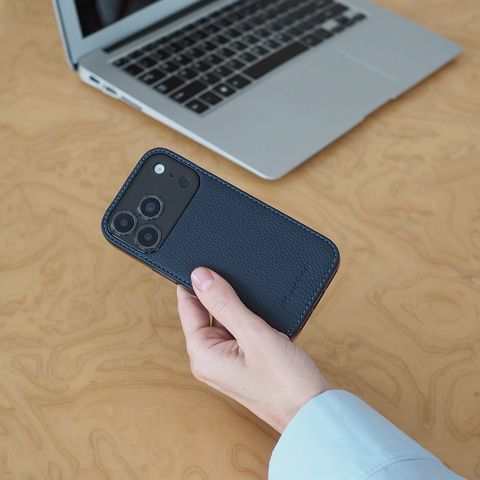 Чехол-накладка кожаная для iPhone 17 Pro, теленок синего цвета
