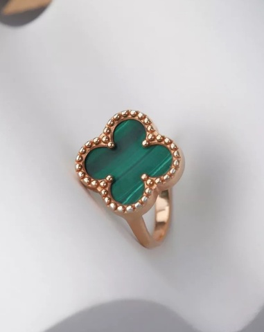 Кольцо Trendy Gold клевер из золота 585 пробы с малахитом