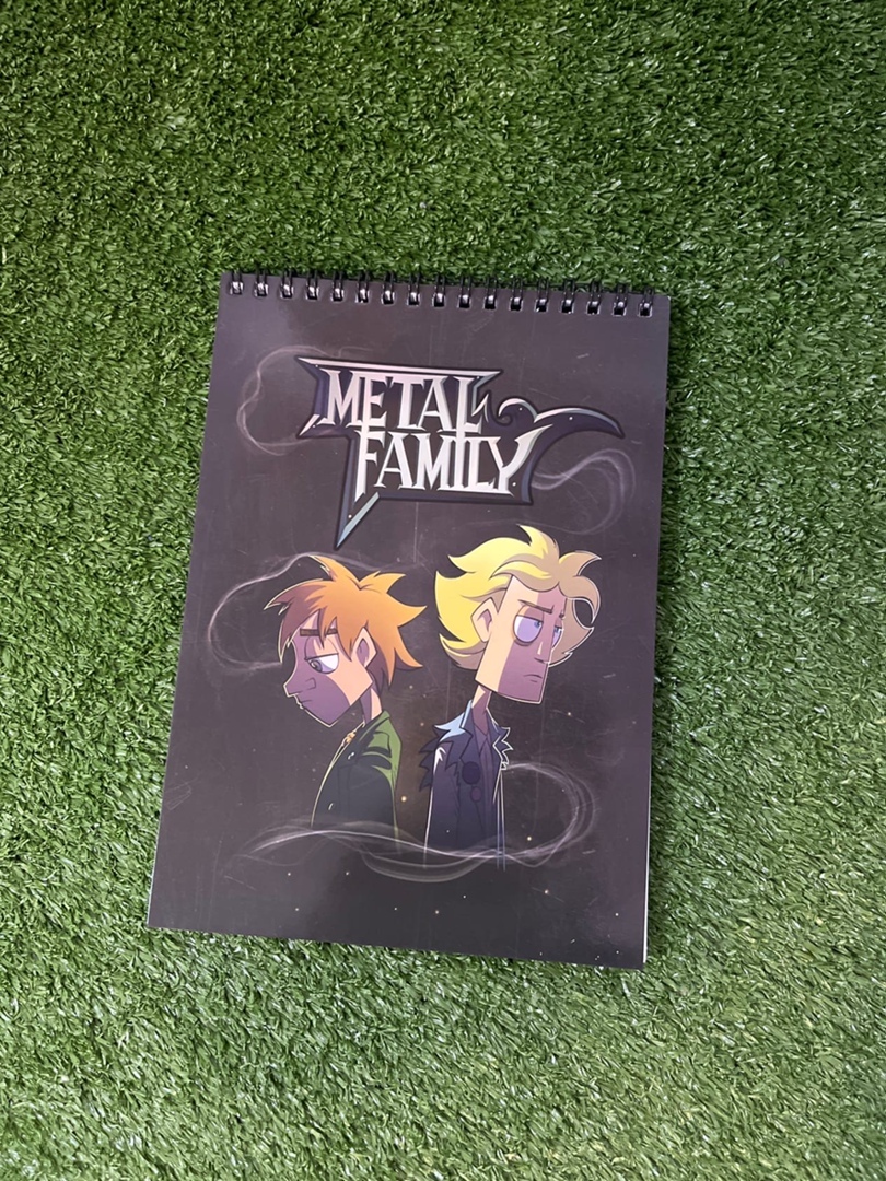 Комикс metal family прощай. Блокнот метал Фэмили. Блокнот ванильный метал Фэмили. Тетрадь Metal Family. Метал Фэмили комикс.