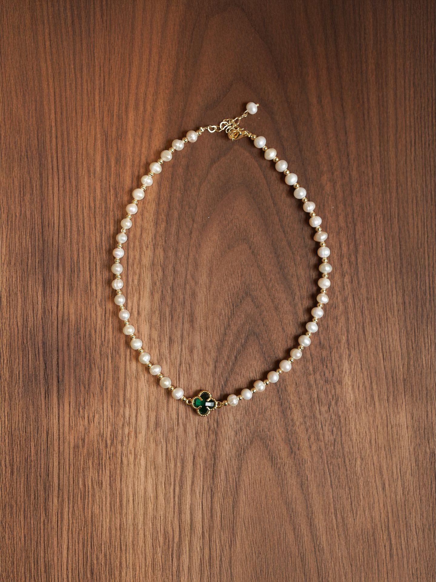 Нитка жемчуга с зеленым клевером PREMIUM QUALITY