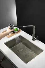 Смеситель для кухни BELZ B74811-3 выдвижной излив, нержавеющая сталь, графит