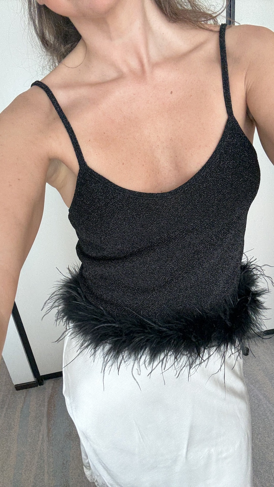 Топ с натуральными перьями