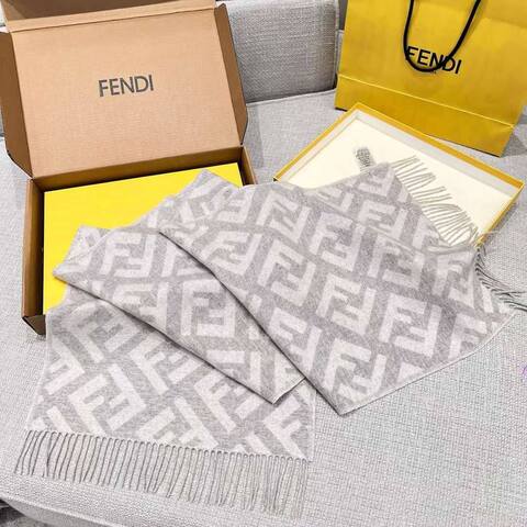 Шарф Fendi