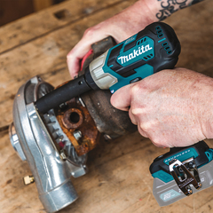 Аккумуляторный ударный гайковерт Makita TW161DWAE