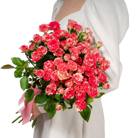 Букет 15 красно-белых кустовых роз