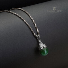 Кулон из зелёного нефрита "Лист Гинкго" с серебром.