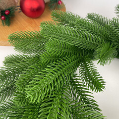 Венок новогодний еловый, искусственный, рождественский венок, из еловых веток, диаметр 42 см, 1 шт.