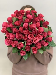 Букет 45 роз Кения 40 в ленте розовые