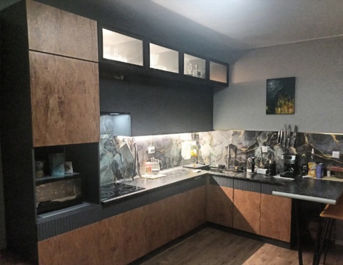 Кухня угловая Оливия 3.0 х 1.8 м белый глянец холодный / мрамор глянец / белый