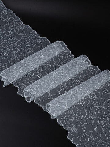 Вышивка на сетке холодная белая неэластичная ширина 22 см