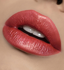 LuxVisage Губная помада  LUXVISAGE тон 19 ягодный с жемчужно-шиммерным перламутром