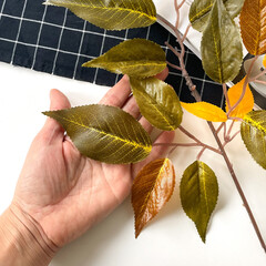 Фикус Осенний на ветке, искусственный букет, Зелено-желтый, 51 см, листья фикуса 2,5 - 10 см, набор 5 веток
