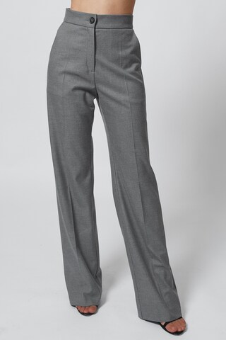 БРЮКИ КЛАССИКА С ОКАНТОВКОЙ И КАРМАНАМИ