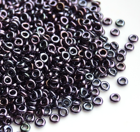 Toho Demi Round 8/0 цвет 0090 Dark Purple Iris Metallic