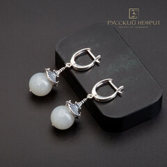 Серьги "Доугун". Белый нефрит. Модэ