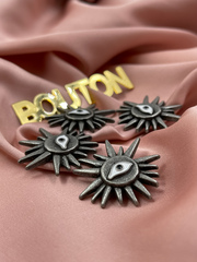 Пуговицы Скиап. в форме солнца с глазом и лучами состаренное серебро