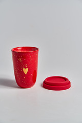 Красный керамический глянцевый термостакан с брызгами «Сердце», 300-350 мл, Россия