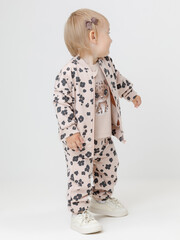 жакет  для девочки  КР 302859/бежевый 1305 Н085 к611