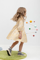 платье  для девочки  КР 5878/светлая мимоза,полевые цветы к482