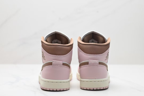 Air Jordan 1 Mid 'Neapolitan' 