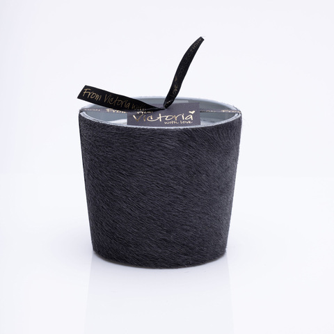 Свеча ароматическая 400г Victoria with Love Hairy grey