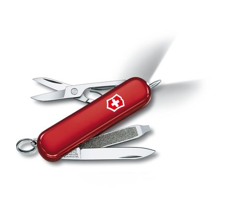 Нож-брелок Victorinox Signature Lite (0.6226) с шариковой ручкой и фонариком, 7 функций, 58 мм. в сложенном виде | Wenger-Victorinox.Ru