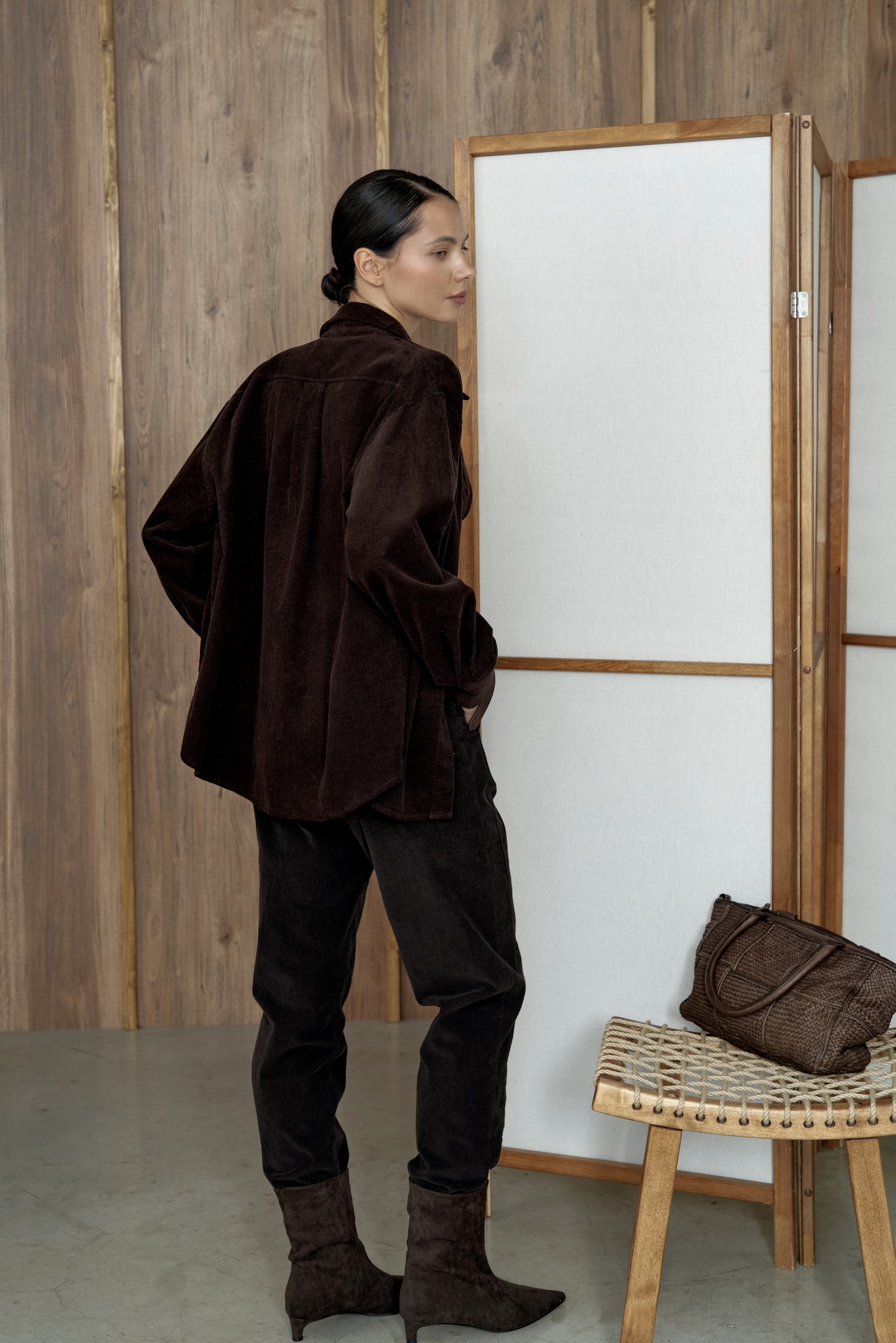 Эластичные вельветовые брюки прямого кроя