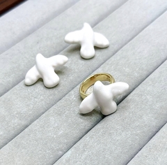 komplekt-golubi-v-stile-schiaparelli-s-ehmalyu-kolco-sergi