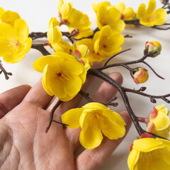 Сливы цветущей ветка, Желтый цвет, длина 60 см, набор 2 ветки