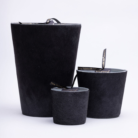 Свеча ароматическая 400г Victoria with Love Hairy grey