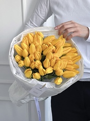 Букет из 51 желтого тюльпана доступен к заказу с 3.03.2026