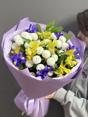 Авторский букет с ирисами
