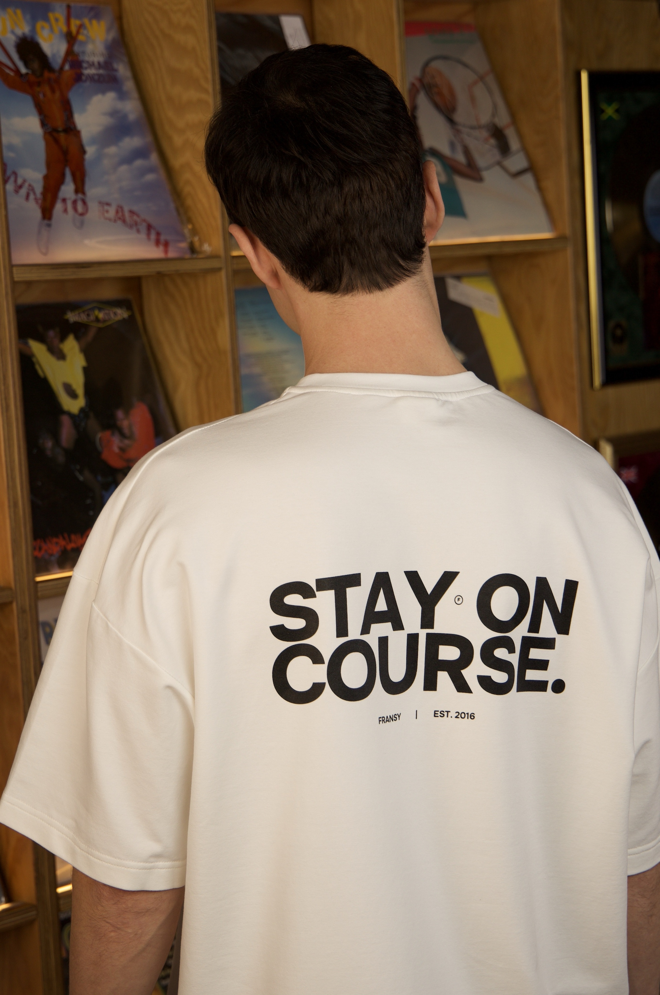 Футболка STAY ON COURSE, молочная